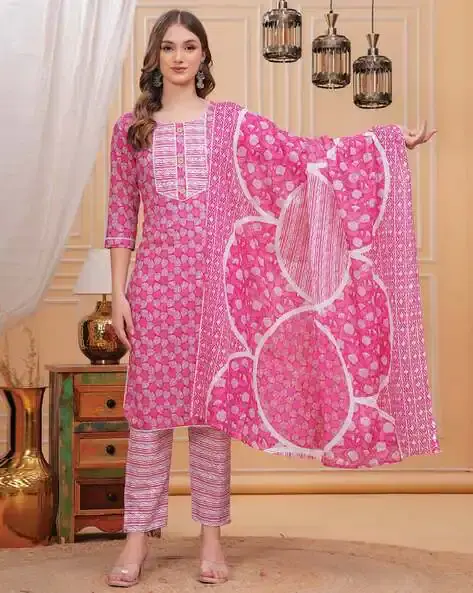 -473Wx593H-700964020-pink-MODEL.webp