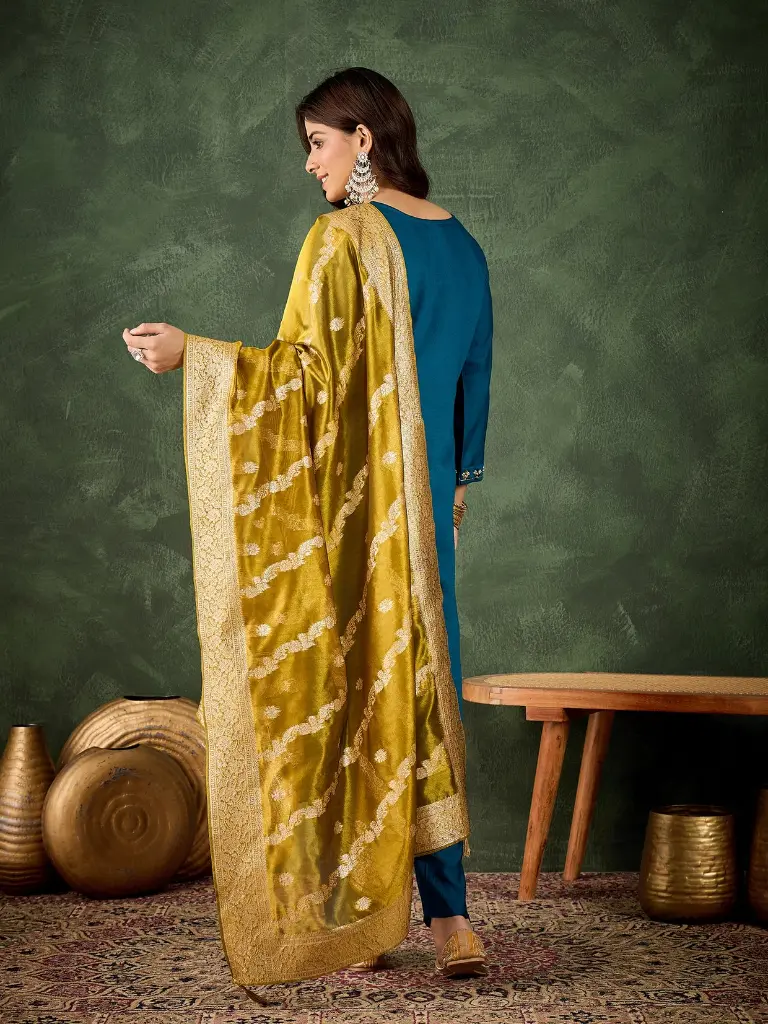 golden_dupatta_kurta_set (3).webp