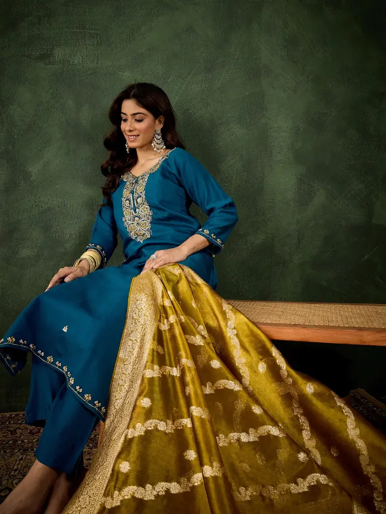golden_dupatta_kurta_set (5).webp